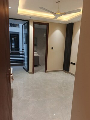 Room in 3 BHK Apartment at Anant Raj Ashok Estate, Sector 63a – for Rent