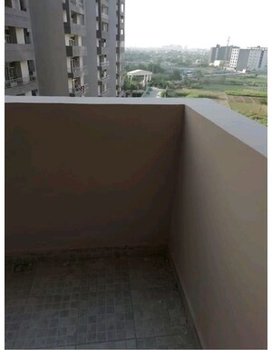 Room in 3 BHK Apartment at Supertech 34 Pavilion, Sector 34 – for Rent