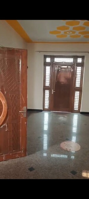 1 RK Builder Floor For Rent in Mu 1 Greater Noida