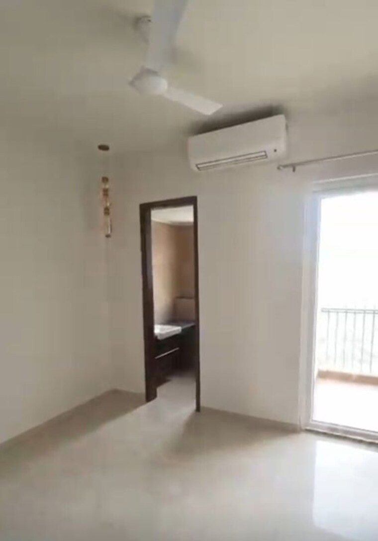 Room, smart-world-orchard 2 Bedroom 1240 Sq.Ft. Apartment In Sector 61 Gurgaon 10519371
