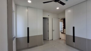 Room in 3.5 BHK Apartment at Sumadhura Olumpus, Nanakramguda – for Rent