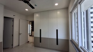 Room in 3.5 BHK Apartment at Sumadhura Olumpus, Nanakramguda – for Rent