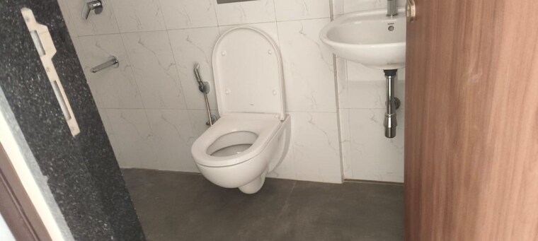 Bathroom, lodha-amara 2 Bedroom 670 Sq.Ft. Apartment In Kolshet Road Thane 10519391