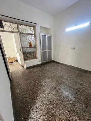 Room in 1.5 BHK Villa at Sector 30 – for Rent