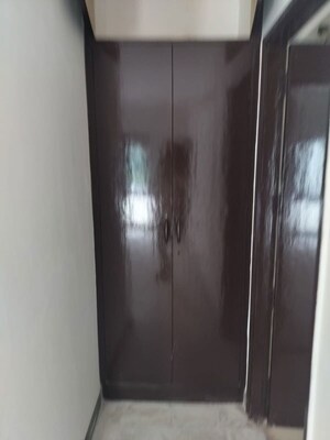 Building Lobby in 1.5 BHK Villa at Sector 37 – for Rent