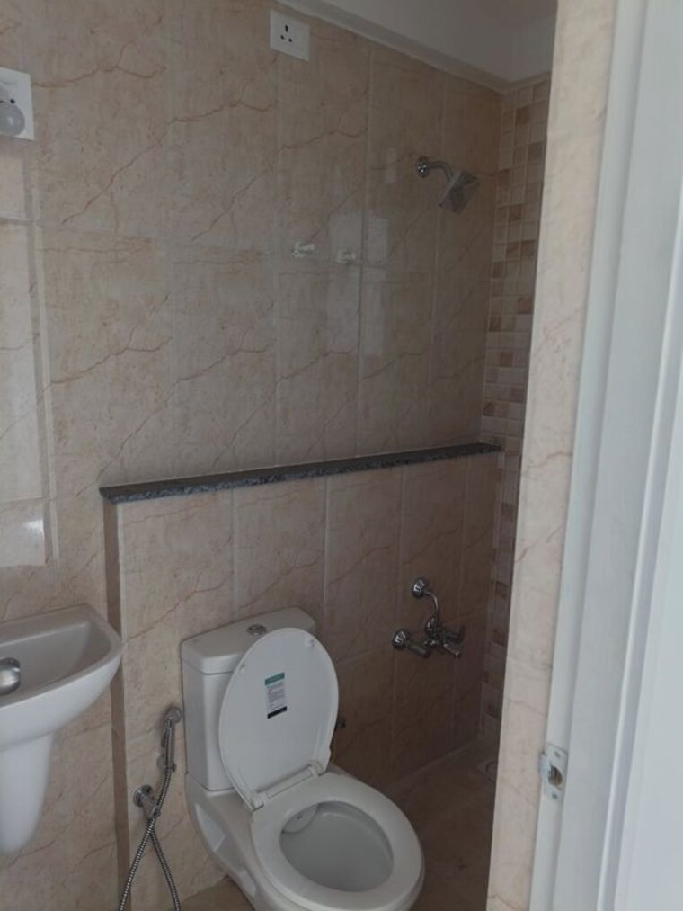 Bathroom, sanathal 2 Bedroom 950 Sq.Ft. Apartment In Sanathal Ahmedabad 10519398