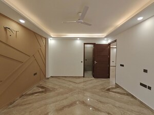 Room in 3 BHK Builder Floor at Palam Vihar Residents Association, Palam Vihar – for Rent