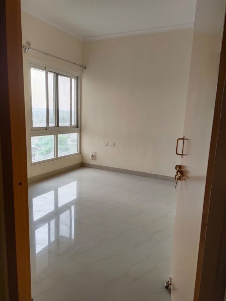 Room, upavp-ganga-yamuna-and-hindon-enclave 3 Bedroom 1350 Sq.Ft. Apartment In Pratap Vihar Ghaziabad 10519411