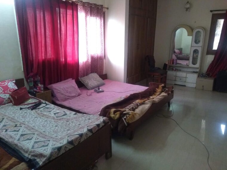 Bedroom, sector 36 2 Bedroom 300 Sq.Mt. Villa In Sector 36 Noida 10519412