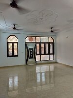 3.5 BHK + Prayer Room,Servant Room,Study Room,Extra Room,Basement,Store Room 450 Sq.Mt. Villa in Sector 30