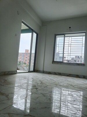 Room in 1 BHK Apartment at Kolkatta Gpo – for Sale