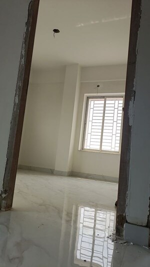 Room in 1 BHK Apartment at Kolkatta Gpo – for Sale