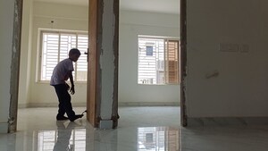 Room in 1 BHK Apartment at Kolkatta Gpo – for Sale