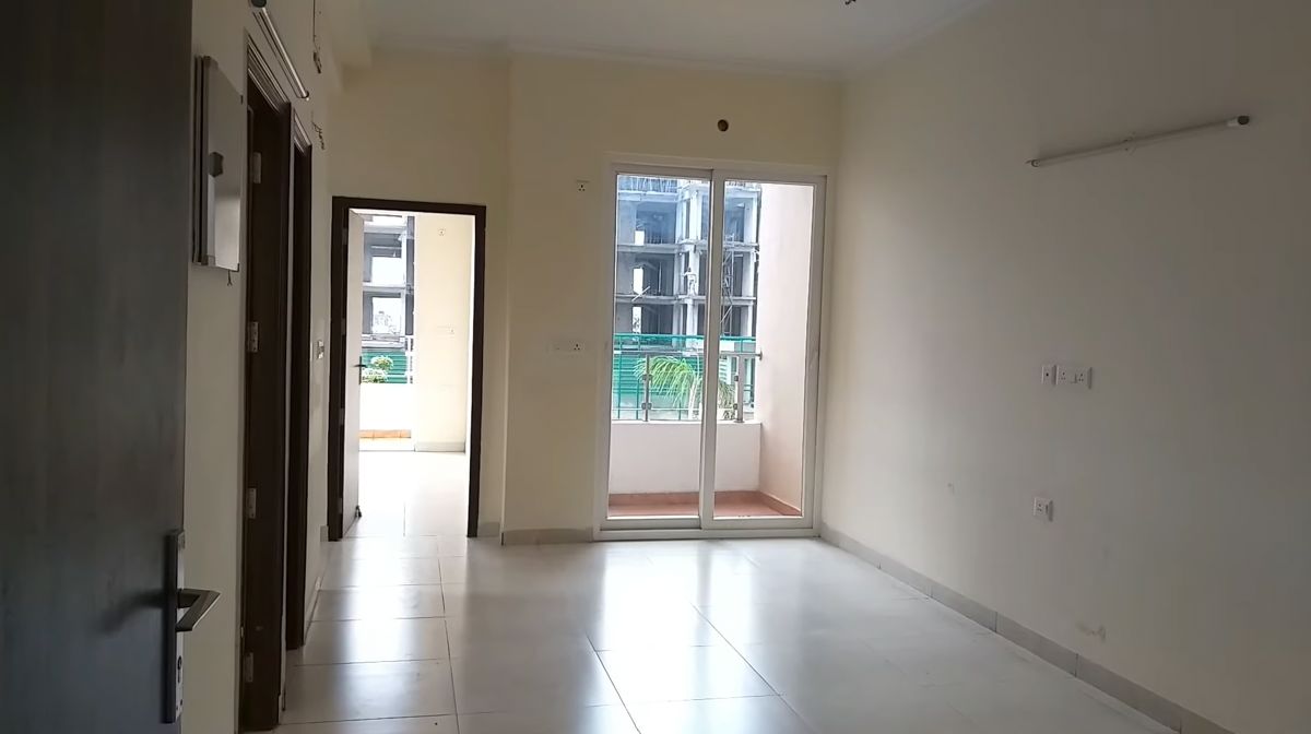 3 BHK + Extra Room 1365 Sq.Ft. Apartment in Emenox La Solara