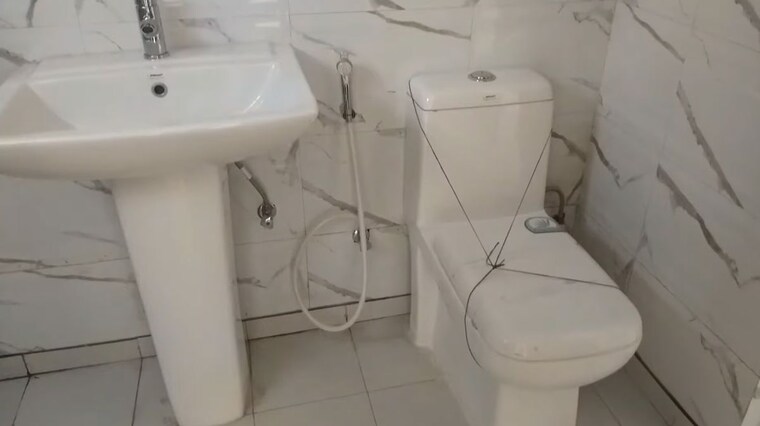 Bathroom, emenox-la-solara 3 Bedroom 1365 Sq.Ft. Apartment In Sector 16 Greater Noida Greater Noida 10519393