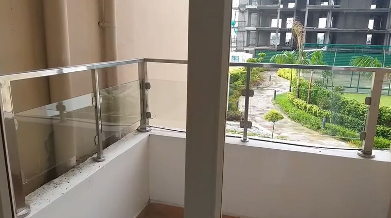 Balcony, emenox-la-solara 3 Bedroom 1365 Sq.Ft. Apartment In Sector 16 Greater Noida Greater Noida 10519393