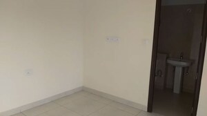 Room in 3 BHK Apartment at Emenox La Solara, Sector 16 Greater Noida – for Rent