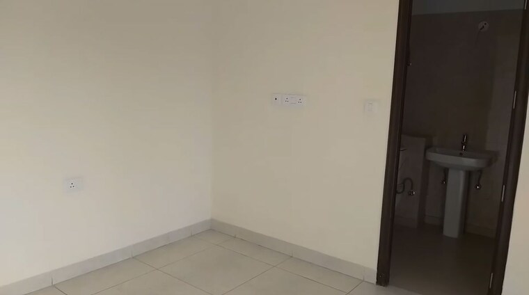 Room, emenox-la-solara 3 Bedroom 1365 Sq.Ft. Apartment In Sector 16 Greater Noida Greater Noida 10519393