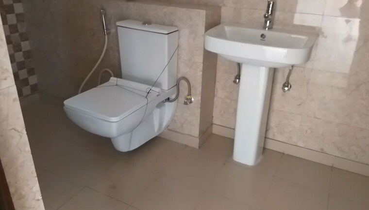 Bathroom, emenox-la-solara 3 Bedroom 1365 Sq.Ft. Apartment In Sector 16 Greater Noida Greater Noida 10519393