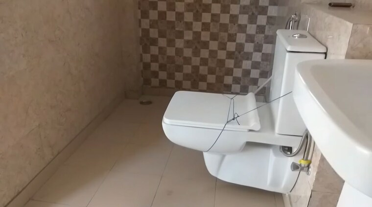 Bathroom, emenox-la-solara 3 Bedroom 1365 Sq.Ft. Apartment In Sector 16 Greater Noida Greater Noida 10519393