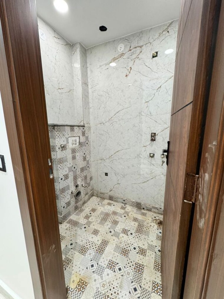 Balcony, dwarka mor 2 Bedroom 65 Sq.Yd. Builder Floor In Dwarka Mor Delhi 10519446