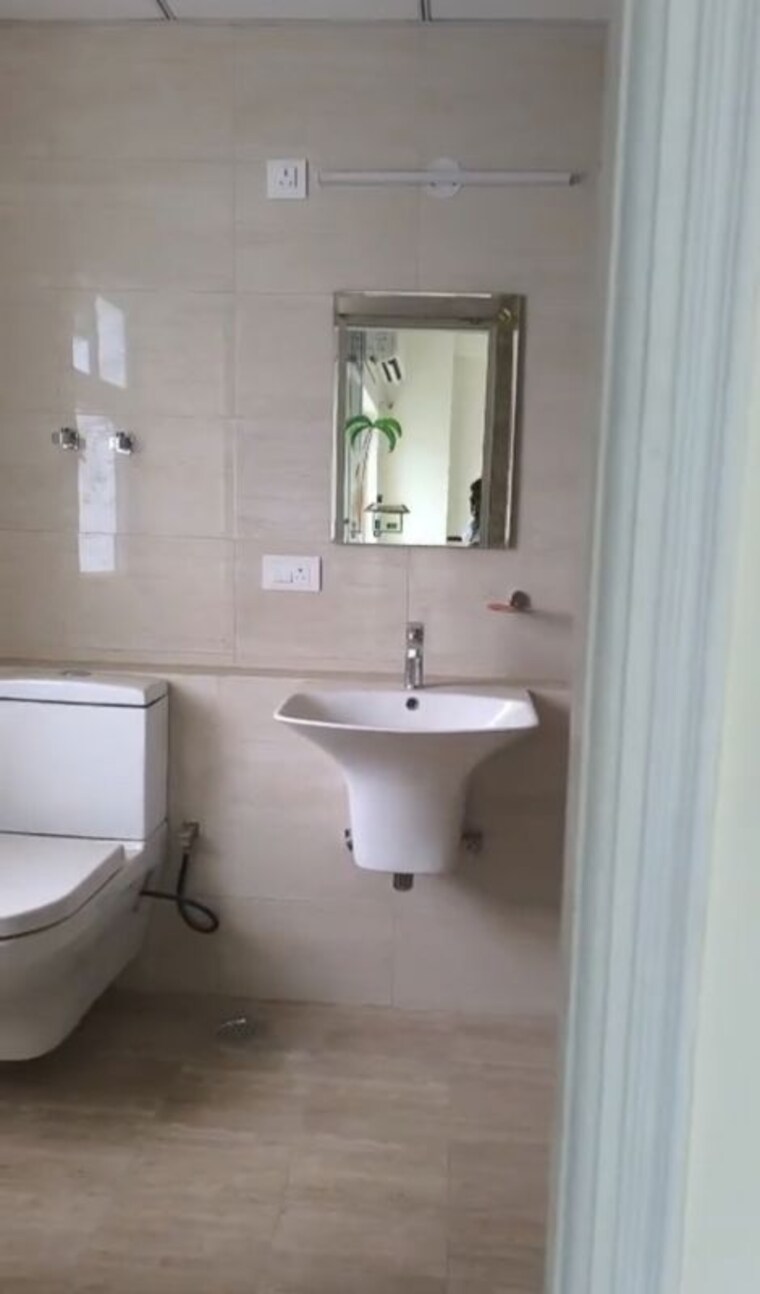Bathroom, shree-vardhman-victoria 3 Bedroom 1950 Sq.Ft. Apartment In Sector 70 Gurgaon 10519444