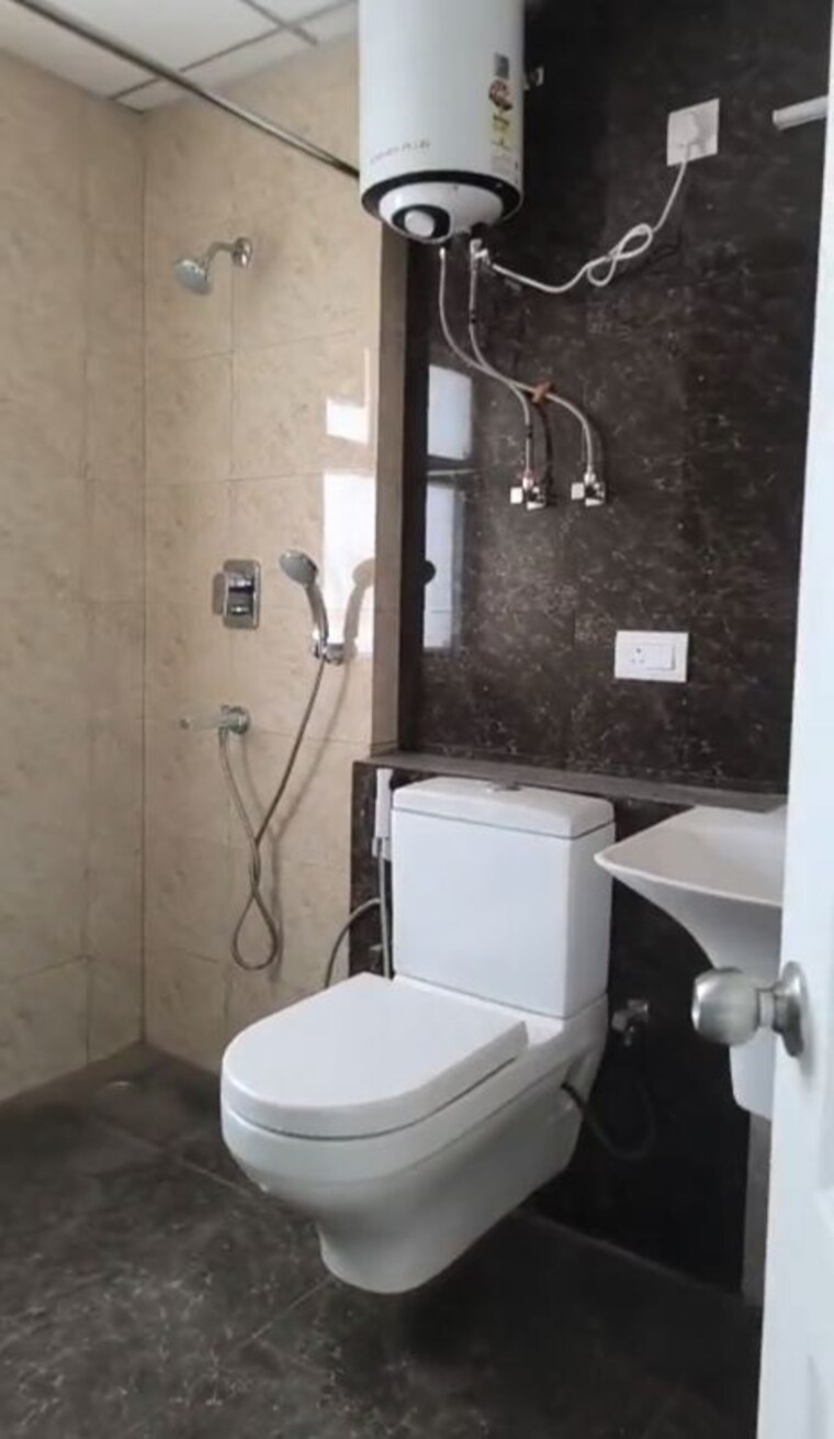 Bathroom, shree-vardhman-victoria 3 Bedroom 1950 Sq.Ft. Apartment In Sector 70 Gurgaon 10519444