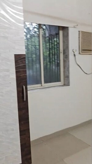 Bedroom in 2 BHK Apartment at Chembur – for Rent