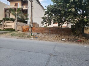  Plot For Sale in DLF Centre Point, Sector 11