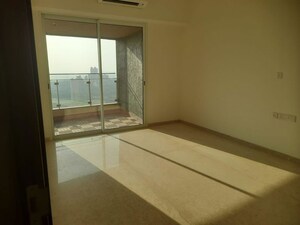 Room in 3 BHK Apartment at Lokhandwala Minerva Mahalaxmi, Mahalaxmi – for Rent