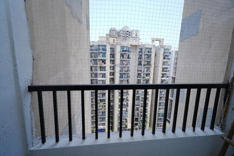 Balcony, gaur-city 2.5 Bedroom 1175 Sq.Ft. Apartment In Sector 4 Greater Noida Greater Noida 10519474
