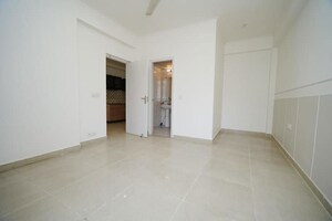 Room in 2.5 BHK Apartment at Gaur City, Sector 4 Greater Noida – for Sale