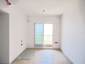 Room in 2 BHK Apartment at Dosti West County Phase 4 Dosti Pine, Balkum Pada – for Sale