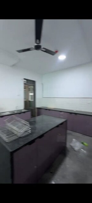 Room in 4 BHK Apartment at Kalpataru Immensa H, Kolshet Road – for Rent