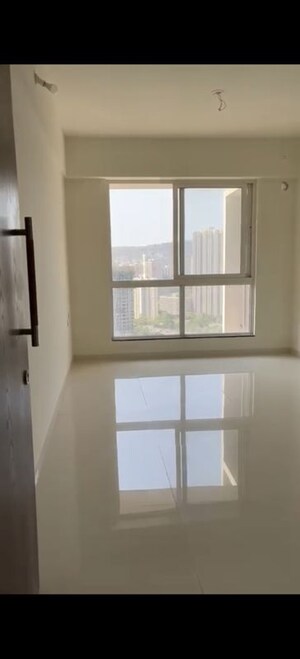 Room in 3 BHK Apartment at Sheth Zuri, Laxmi Nagar – for Sale