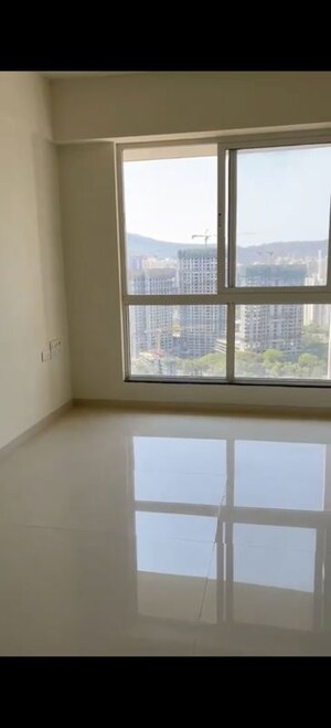 Room in 3 BHK Apartment at Sheth Zuri, Laxmi Nagar – for Sale