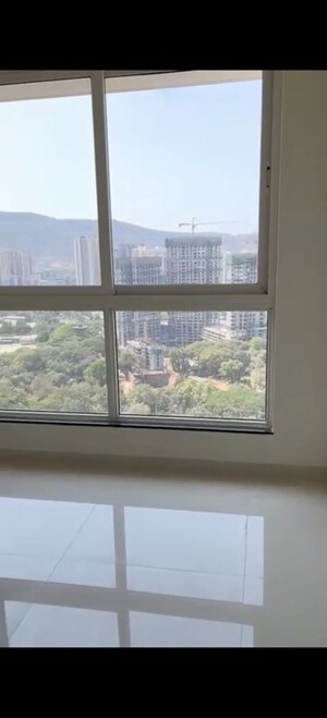 Room in 3 BHK Apartment at Sheth Zuri, Laxmi Nagar – for Sale