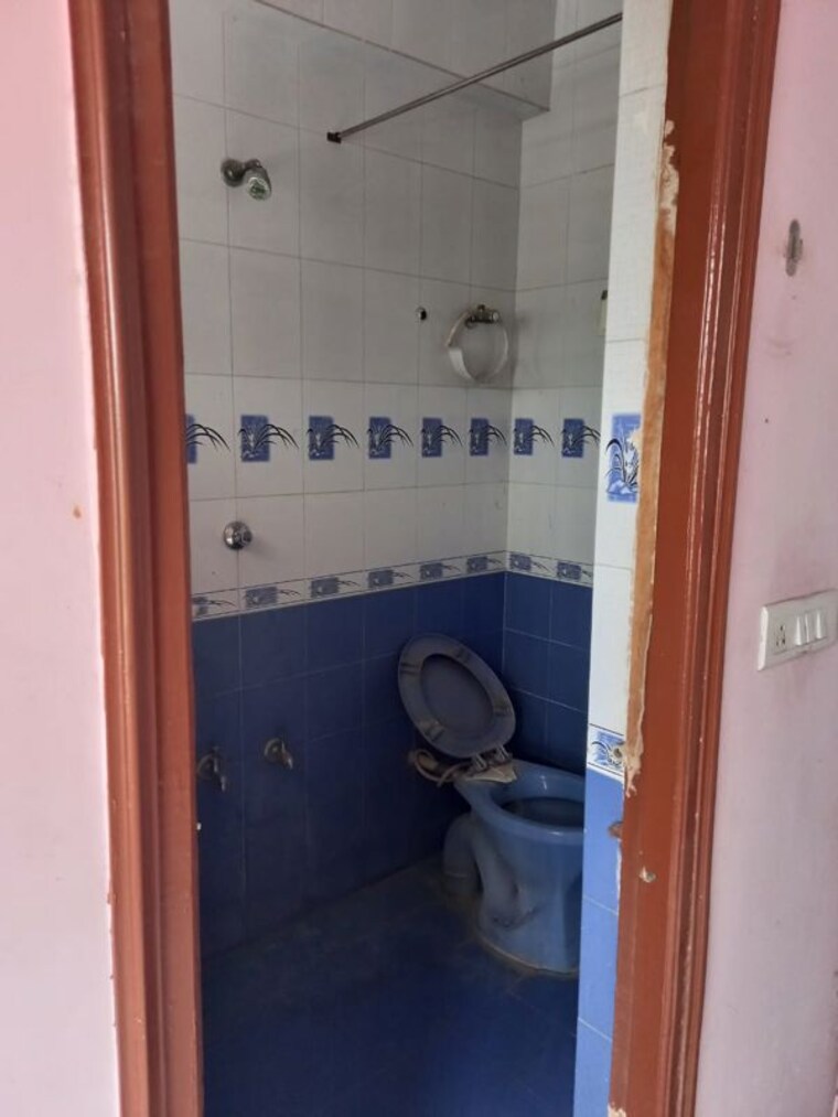 Bathroom, usmanpura 2 Bedroom 950 Sq.Ft. Apartment In Usmanpura Ahmedabad 10519507
