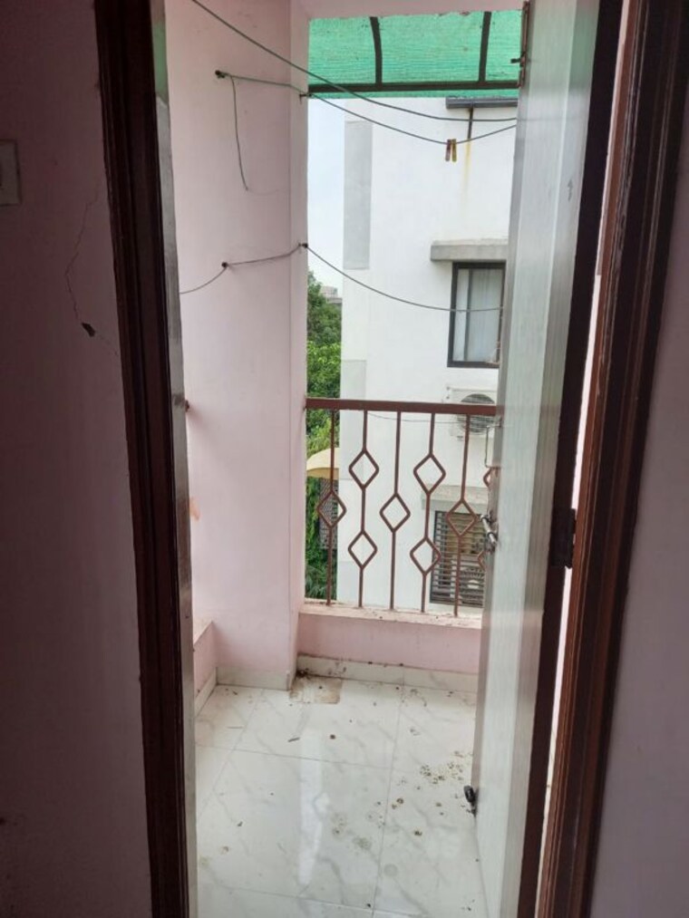 Balcony, usmanpura 2 Bedroom 950 Sq.Ft. Apartment In Usmanpura Ahmedabad 10519507