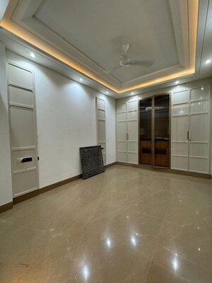Room in 3 BHK Builder Floor at Ireo The Grand Arch, Sector 58 – for Rent