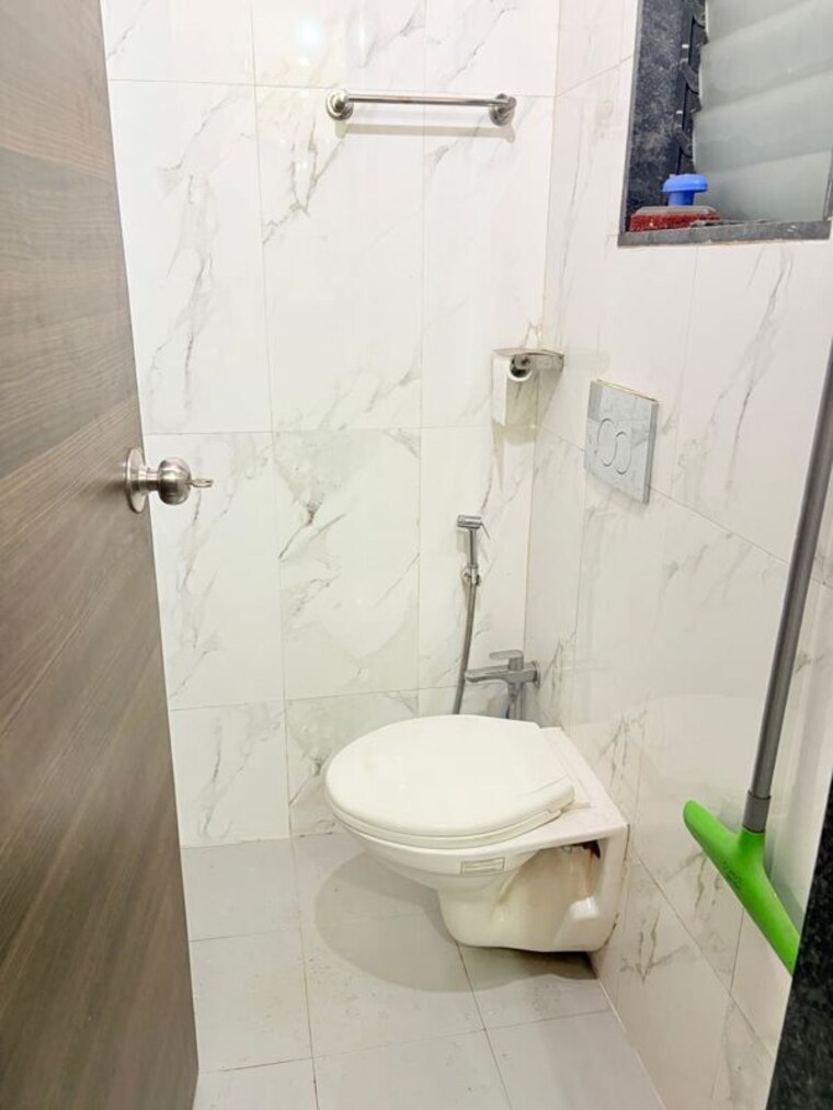 Bathroom, dosti-desire 1 Bedroom 362 Sq.Ft. Apartment In Brahmand Thane 10519526