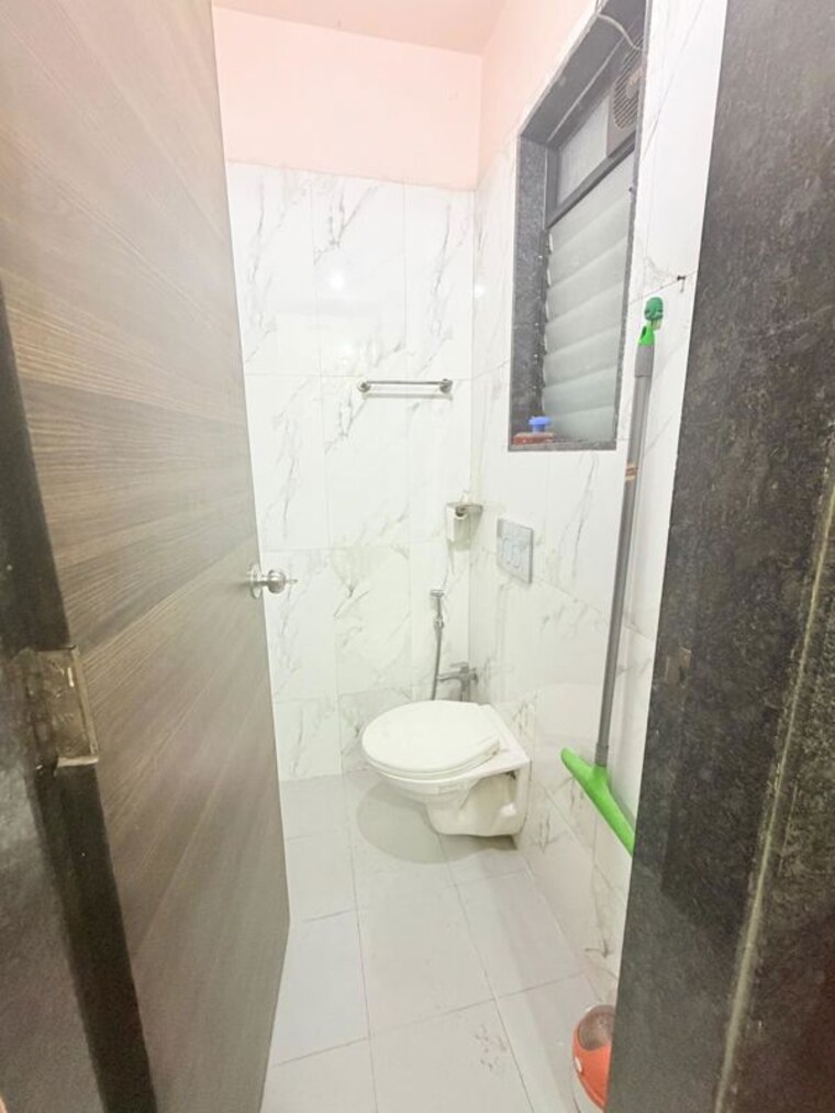Bathroom, dosti-desire 1 Bedroom 362 Sq.Ft. Apartment In Brahmand Thane 10519526