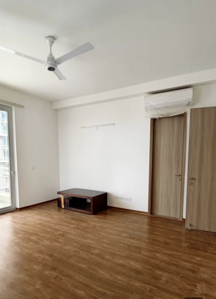 Room, vatika-sovereign-park 4 Bedroom 3455 Sq.Ft. Apartment In Sector 99 Gurgaon 10519537