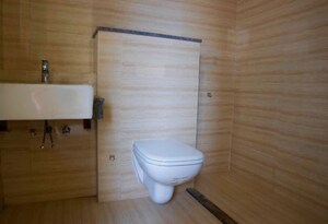 Bathroom in 1 BHK Builder Floor at Sector 22 – for Rent