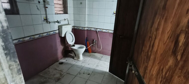 Bathroom, moraj-prithvi-park 2 Bedroom 875 Sq.Ft. Apartment In Sanpada Navi Mumbai 10519585