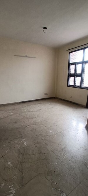 2 BHK Builder Floor For Rent in Rohini Sector 7
