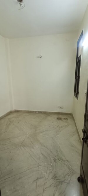 Room in 2 BHK Builder Floor at Rohini Sector 7 – for Rent