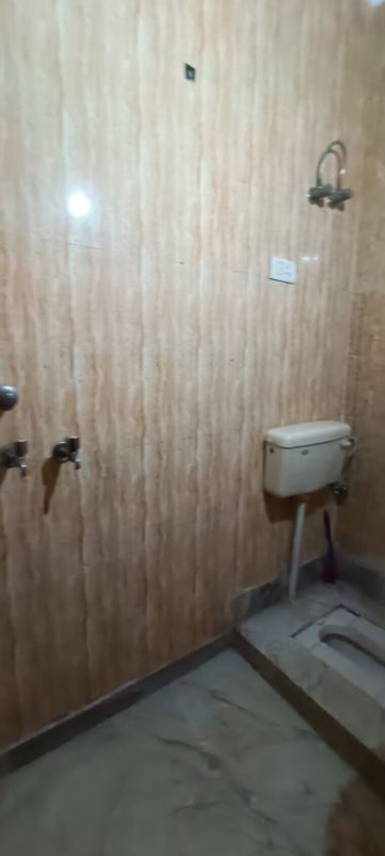 Bathroom, rohini sector 7 2 Bedroom 650 Sq.Ft. Builder Floor In Rohini Sector 7 Delhi 10519592