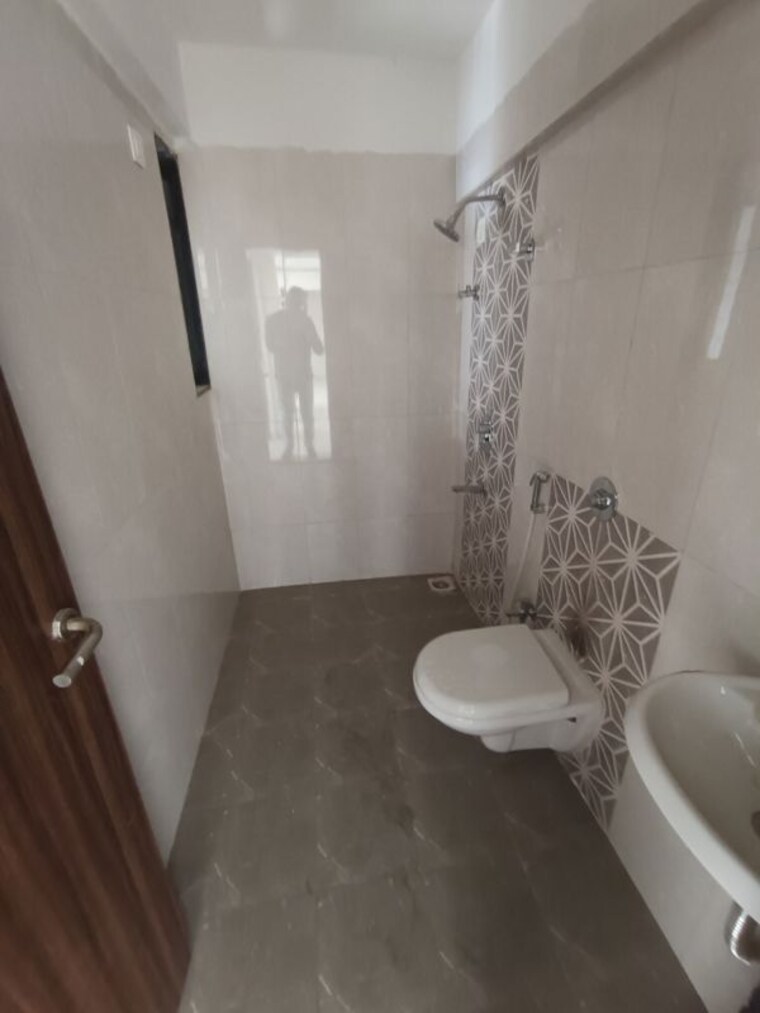 Bathroom, mutha-sai-nirvana 2 Bedroom 800 Sq.Ft. Apartment In Shahad Thane 10519626