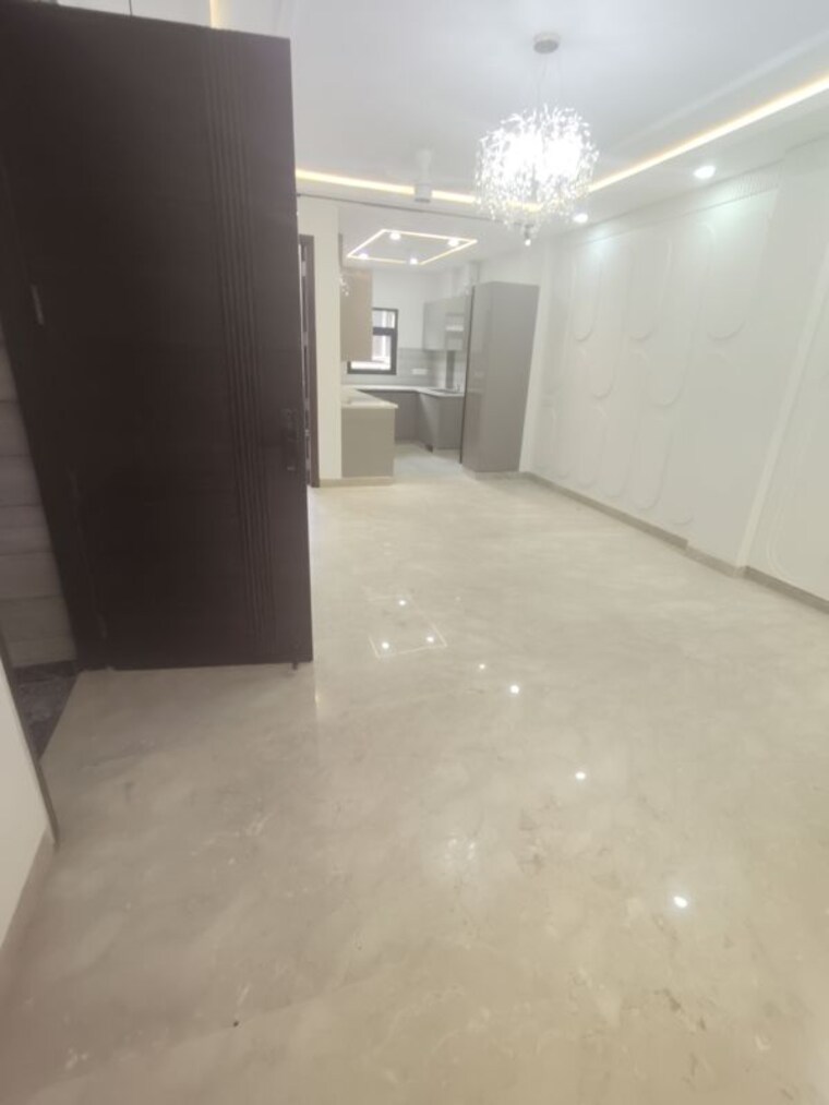 Room, vikas puri 3 Bedroom 125 Sq.Yd. Builder Floor In Vikas Puri Delhi 10519429